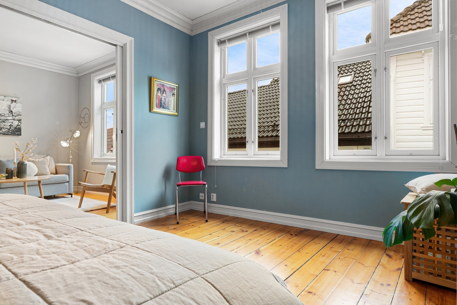 Det er dobbel skyvedør mellom stue og soverom. Dette rommet har også tidvis vært brukt som stue 2. Galleribilde