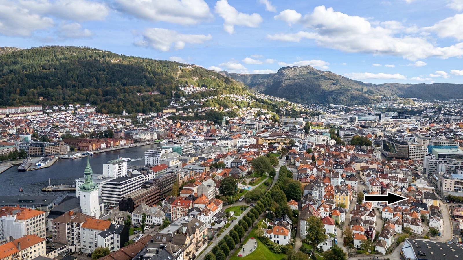 Strangebakken 30 har en sentral beliggenhet i en meget attraktiv del av Nordnes. Galleribilde