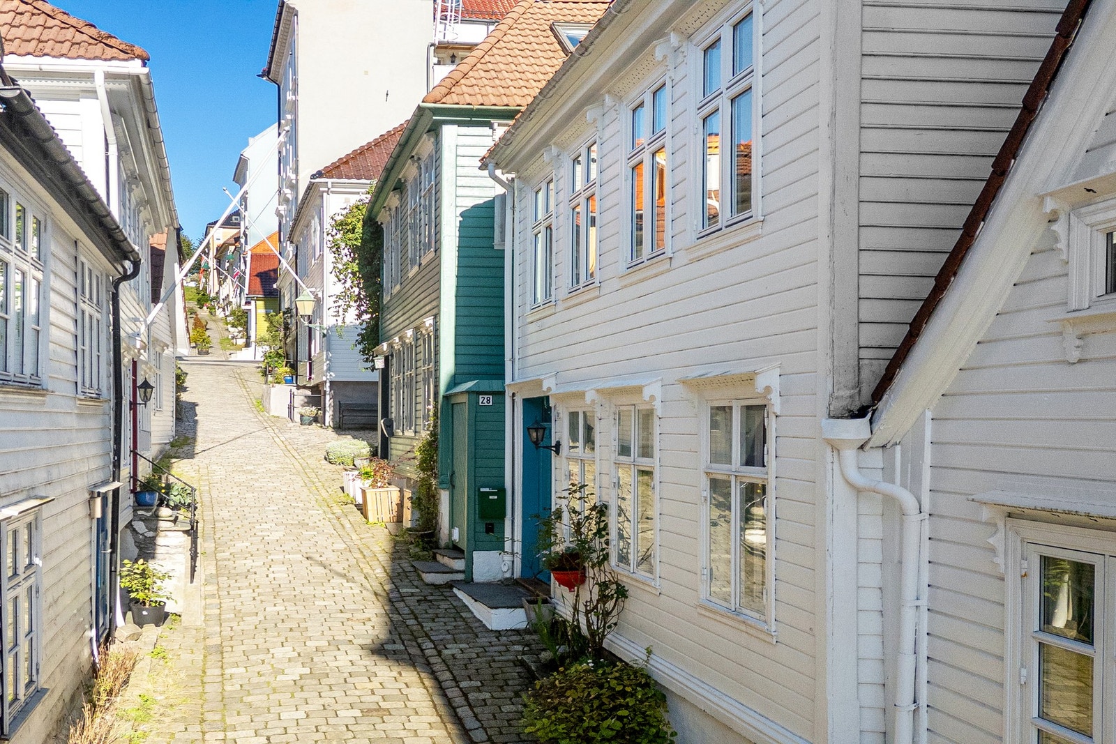 Klassisk bergensk tømmerhus beliggende i en svært attraktiv del av Nordnes. Galleribilde