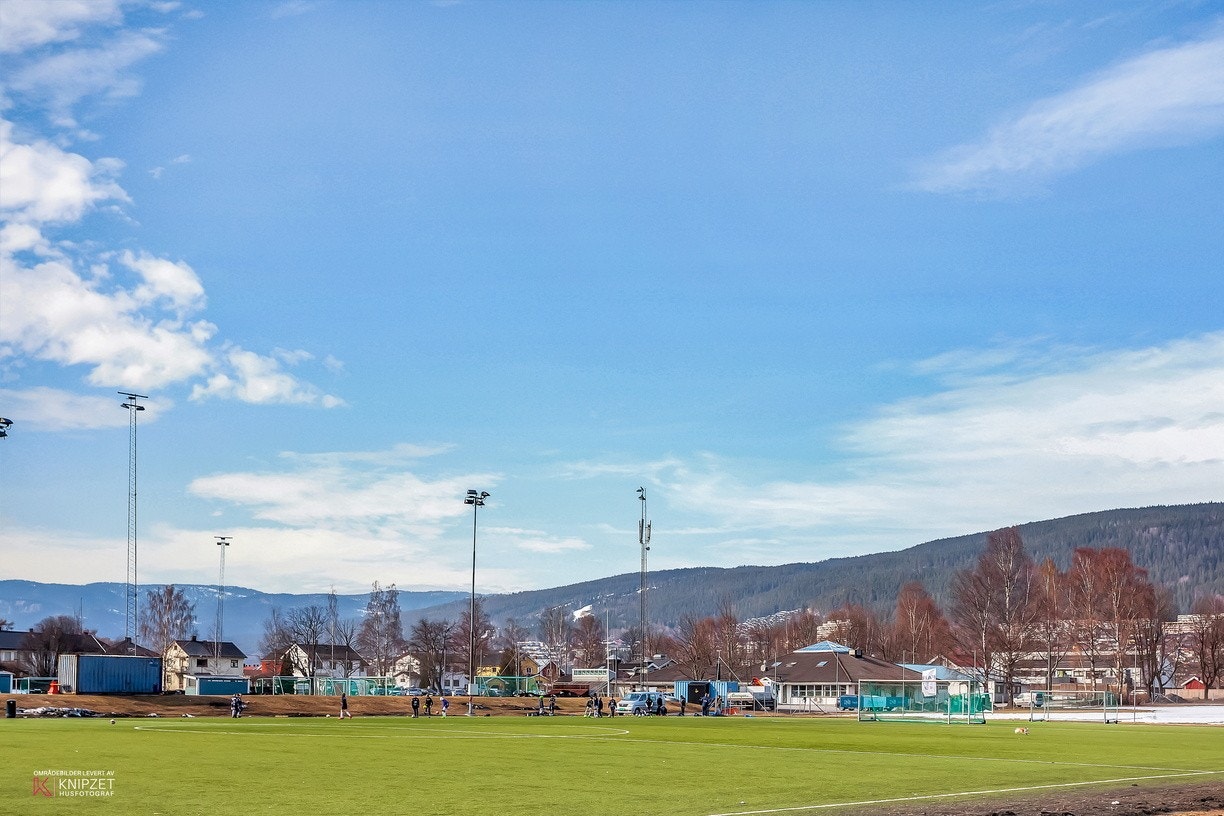 Fotballbane til jentene og guttene i Strømsgodset juniorer. Galleribilde