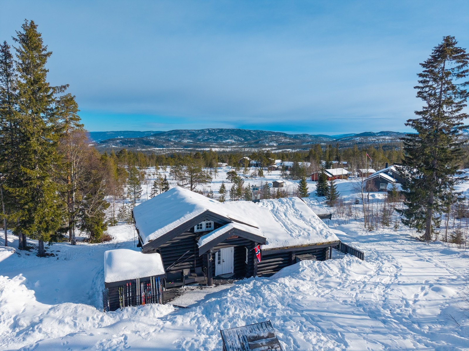 Idyllisk beliggende med kort vei til skiløyper Galleribilde