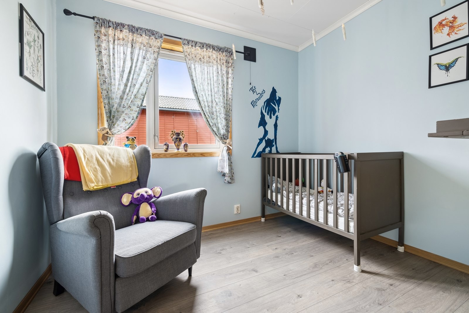 Soverom 1 som er brukt som barnerom er oppusset Galleribilde