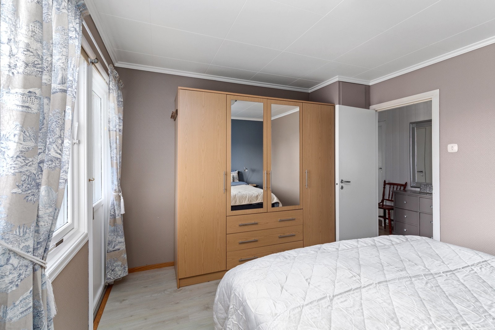 God plass til garderobe. Galleribilde