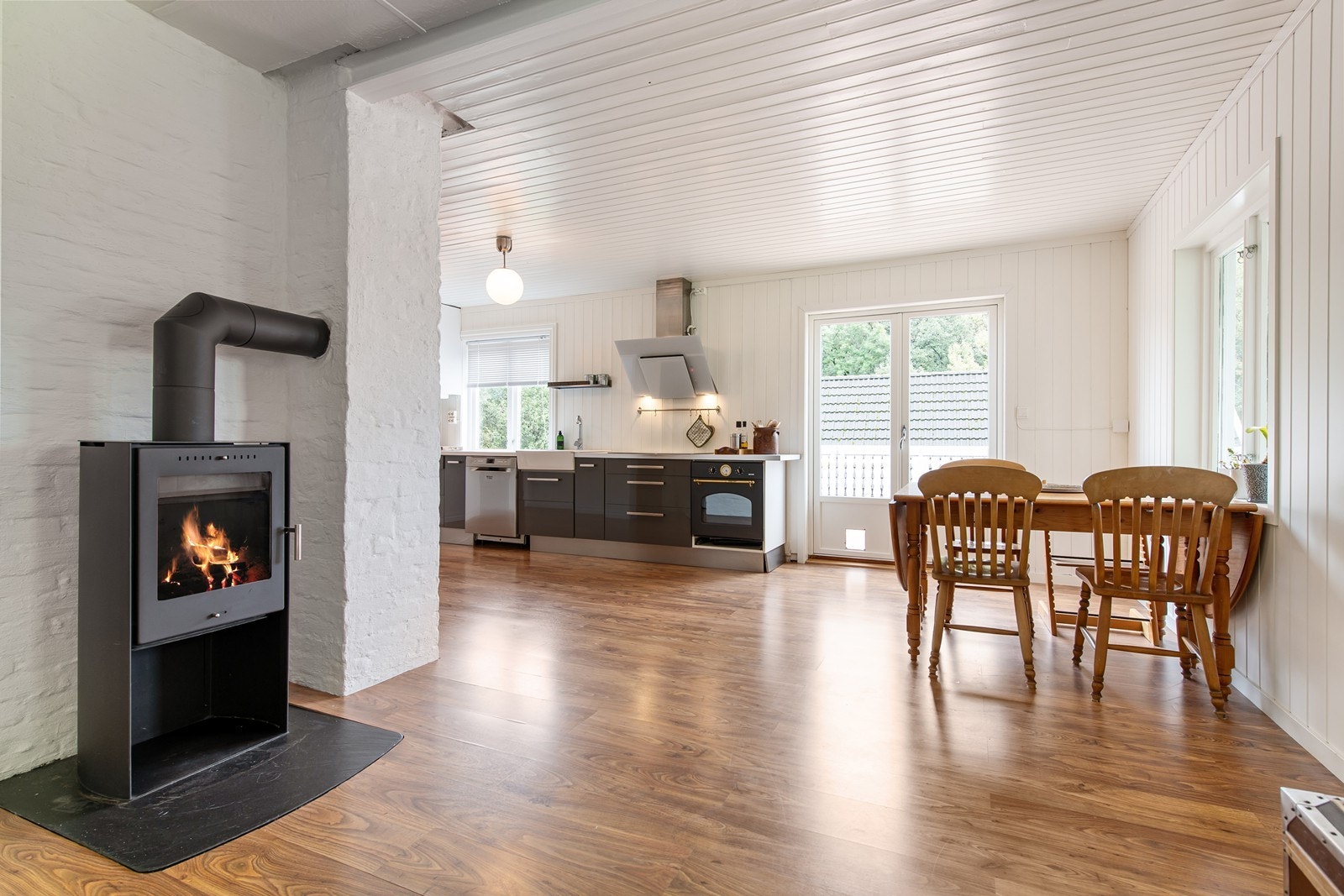 Stort rom med masse lysinnslipp Galleribilde