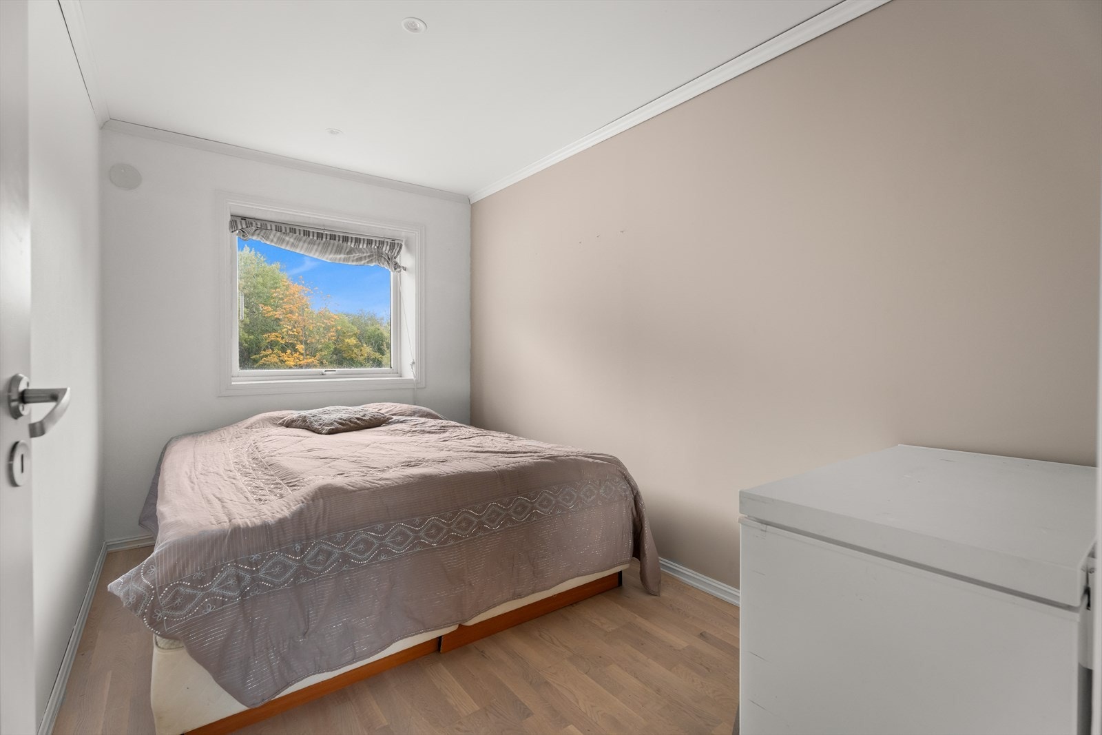 Soverom nr. 2 i 1. etasje, også av god størrelse. Galleribilde