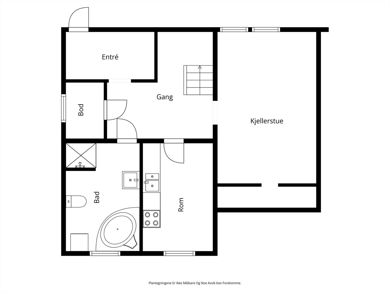 Skissert plantegning av kjelleren.
Rommene i underetasjen har lav takhøyde (under 2,0 meter) og mangler godkjente rømningsvinduer samt tilstrekkelig dagslys. Disse rommene er derfor ikke godkjent for varig opphold. Galleribilde
