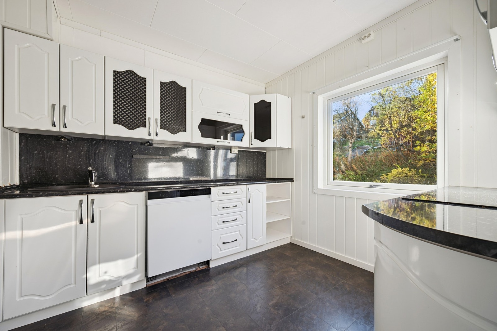 Kjøkkenet i 1.etg. ble oppgradert i 2013 Galleribilde