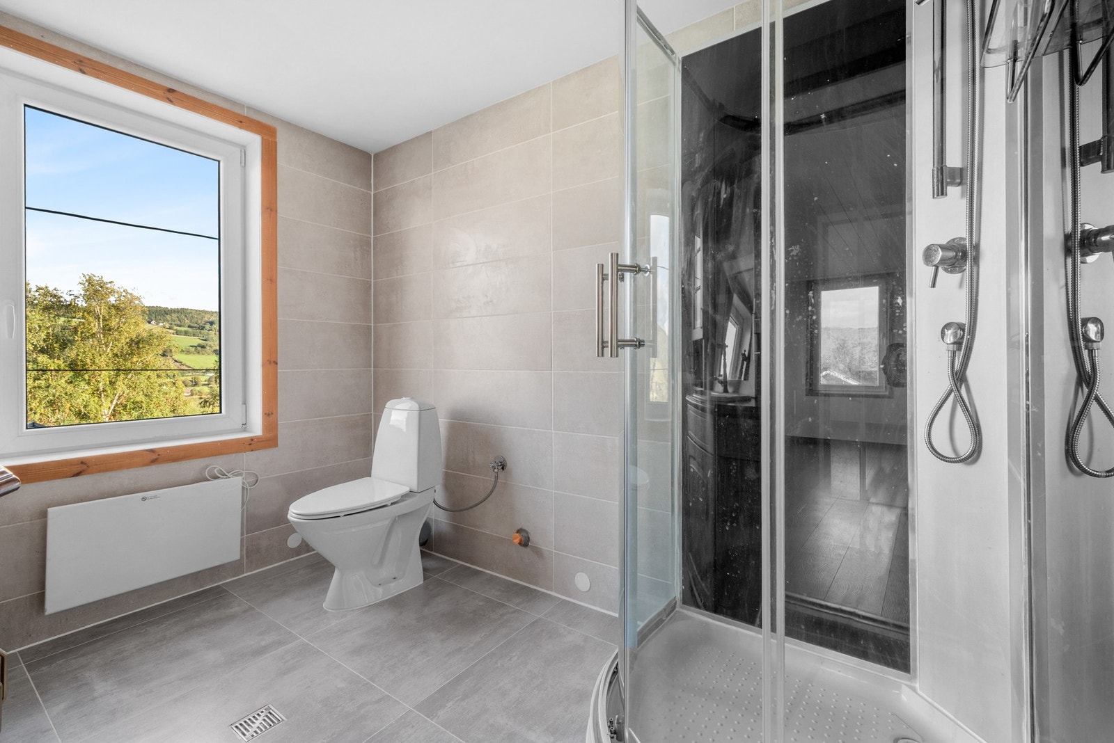 Badet i 2 etasje er på 6kvm. Galleribilde