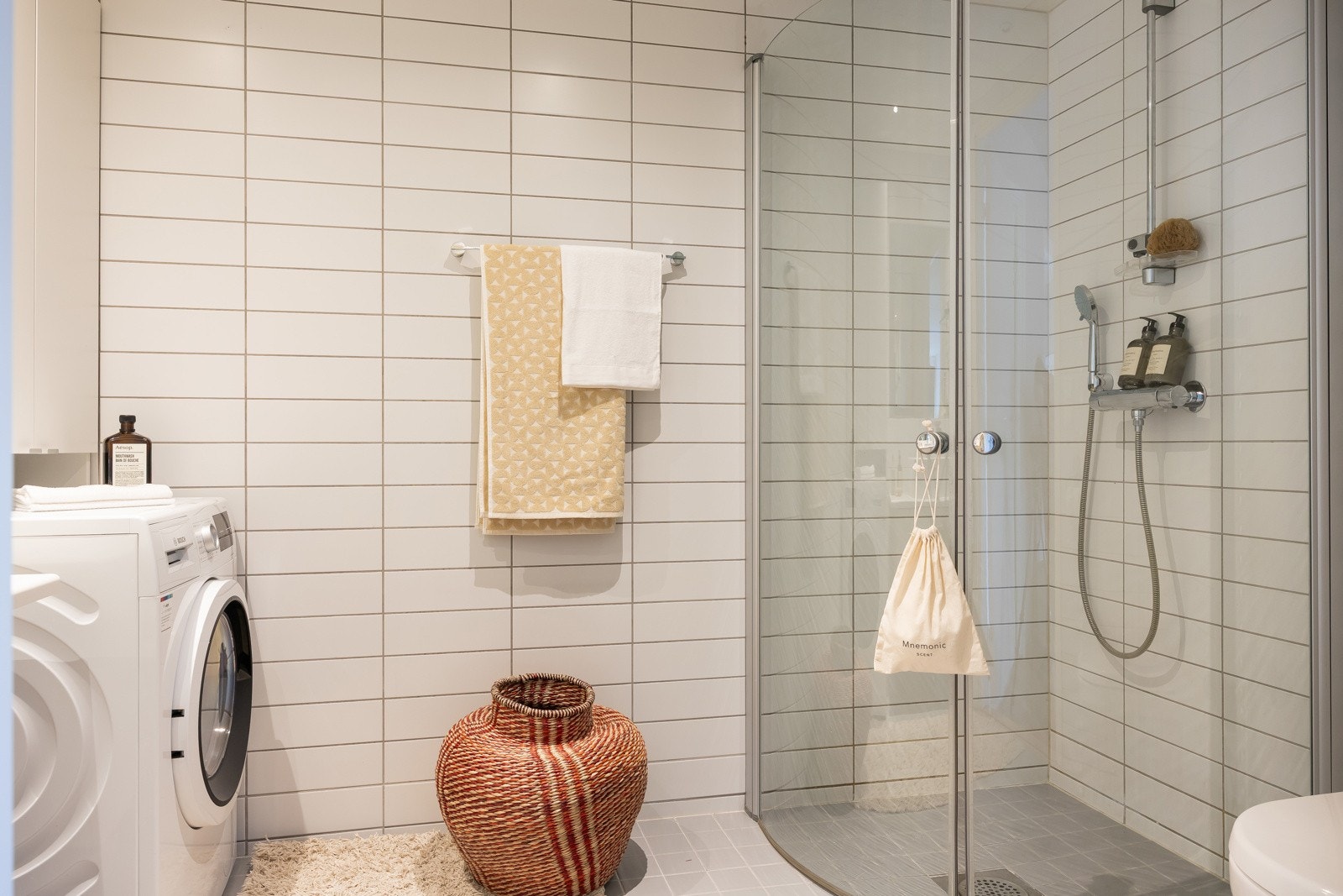Opplegg for vaskemaskin og mulighet for tørketrommel. Galleribilde