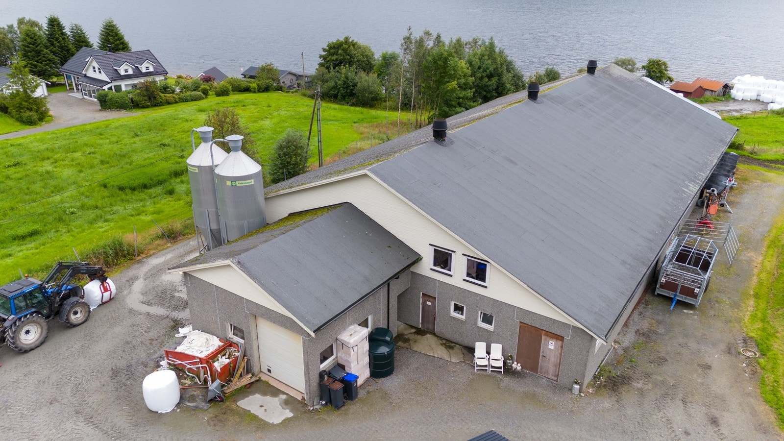 Flott løsdriftfjøs fra 2007 Galleribilde