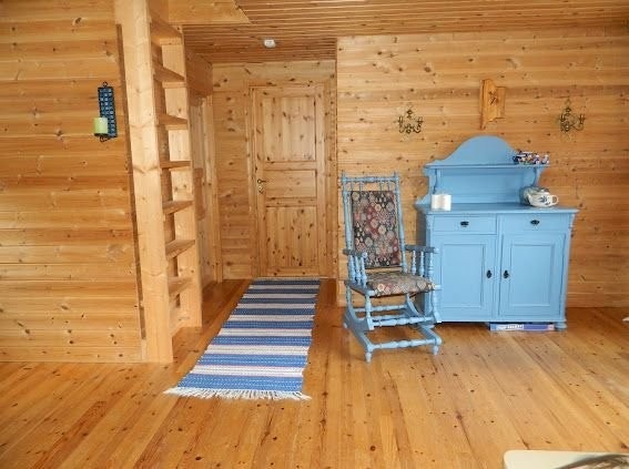 Praktisk og plassbesparende stige som gir enkel adgang til hemsen. Galleribilde