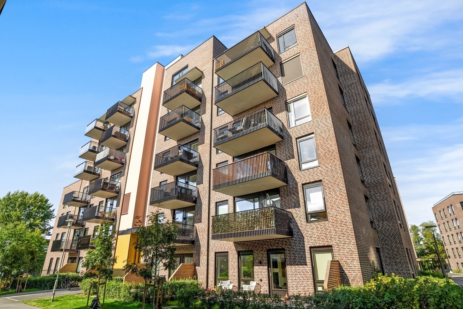 Lille Løren Park 1 Sameie består av 91 boligseksjoner og 4 næringsseksjoner (boder) på eiendommen gnr. 83, bnr. 15 i Oslo kommune. Sameiet utgjør HUS D og E i prosjektet Lille Løren Park. Galleribilde