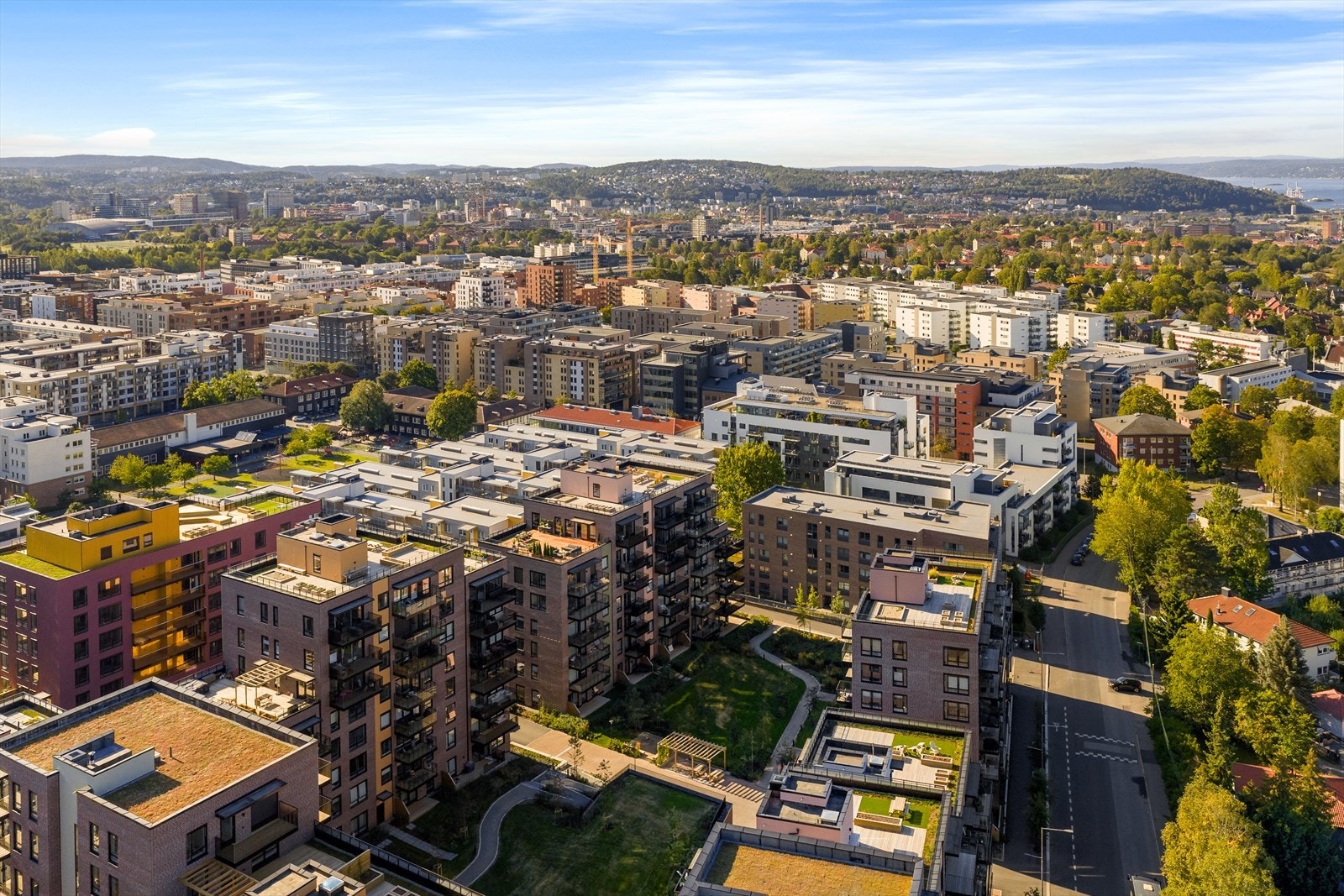 Løren har blitt et attraktivt sted å bo de siste årene, med en blanding av innbyggere i alle aldre. Det er kort avstand til både sentrum og marka, så her får du i pose og sekk. Galleribilde