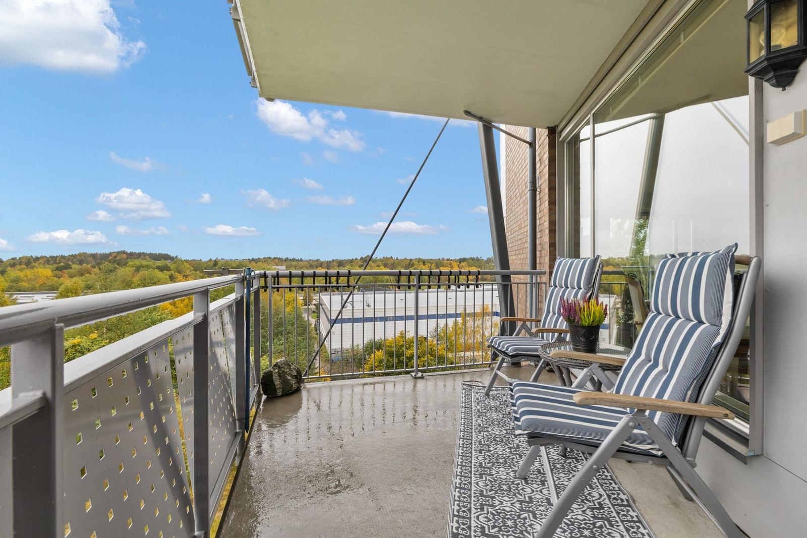 Stuen har utgang til to balkonger Galleribilde