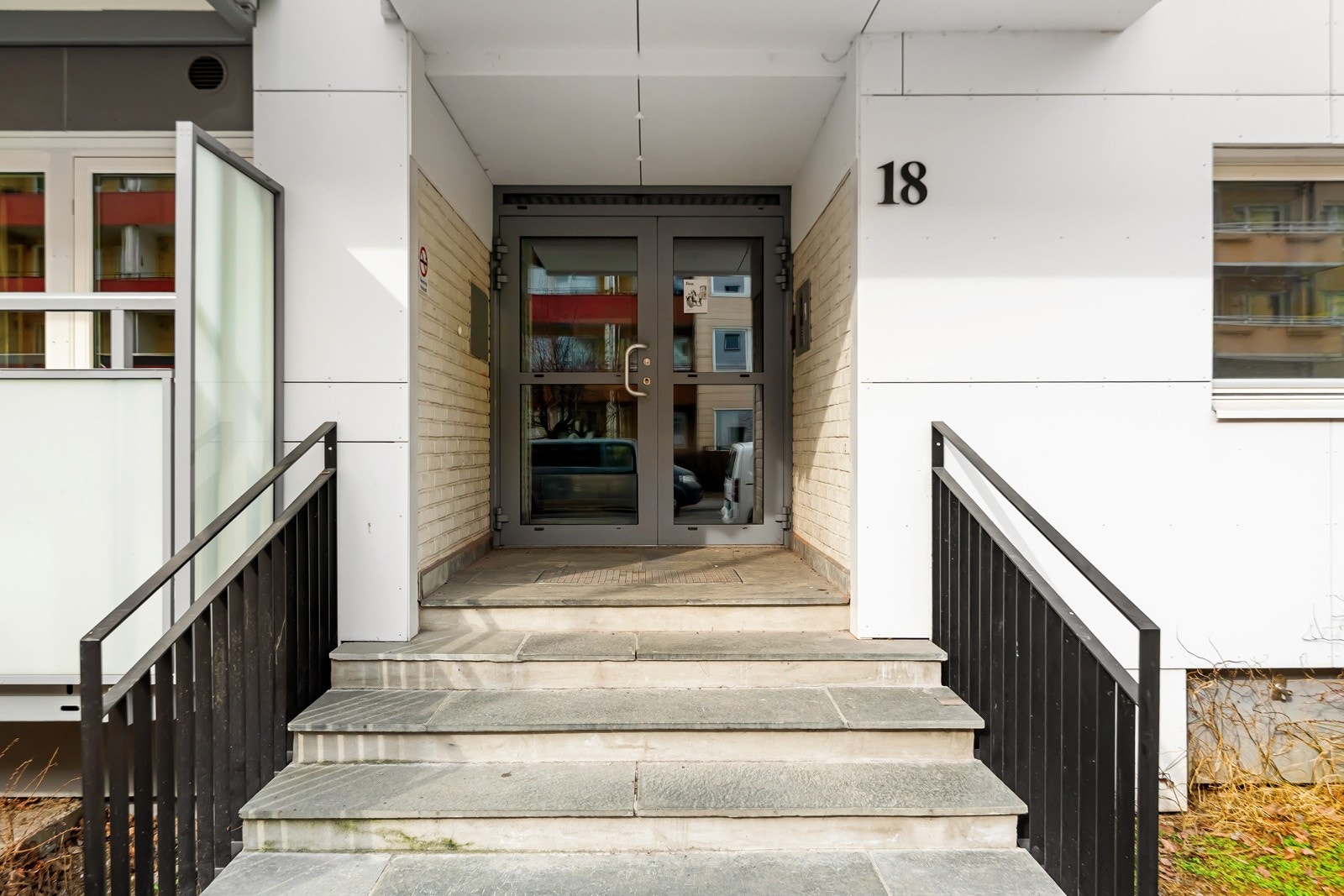 Inngang. Galleribilde