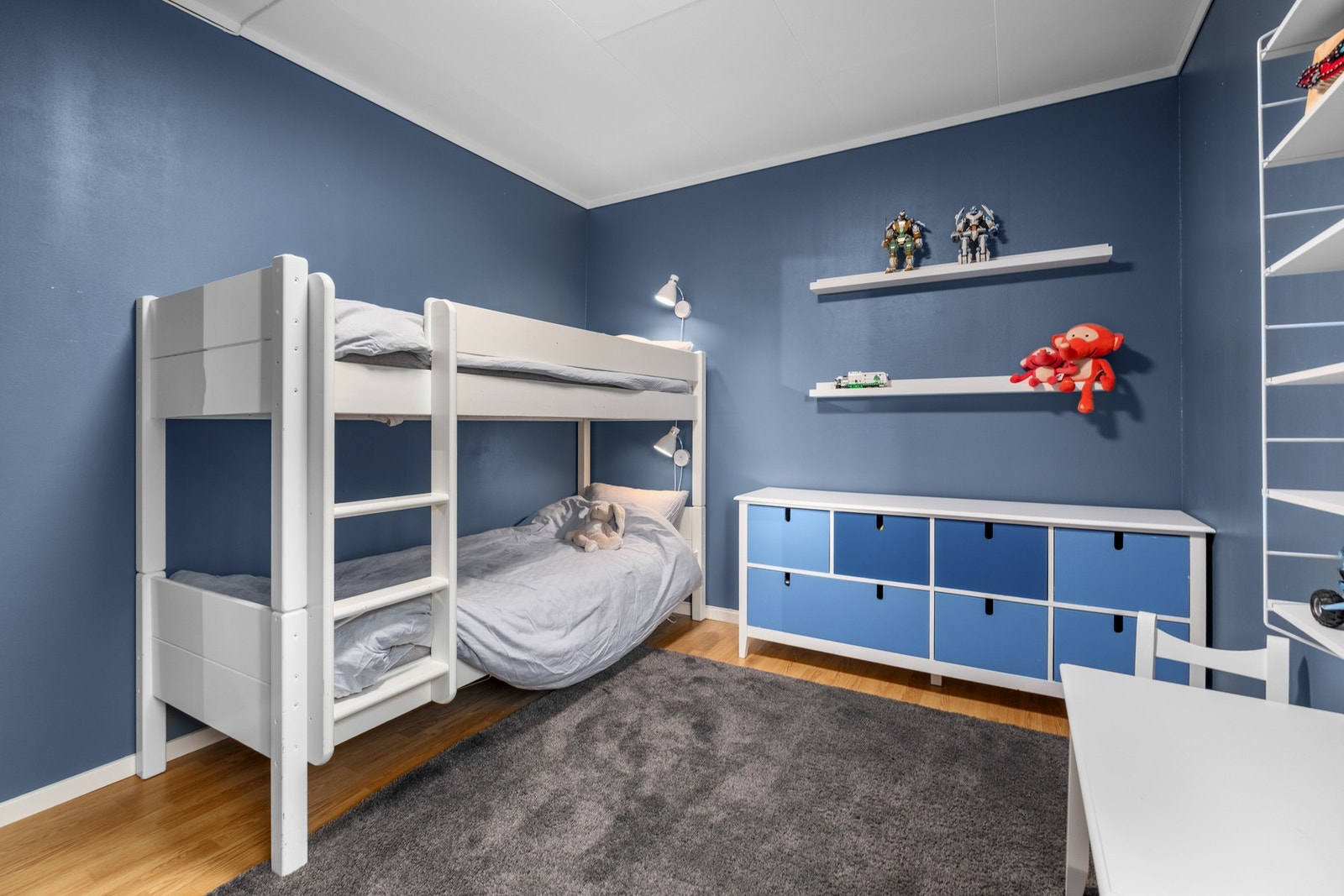 3 av soverommene i hoveddel ligger i 2.etasje. Galleribilde