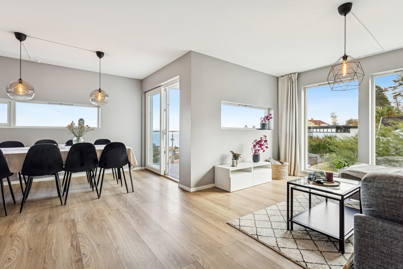 Smart planløsning gir naturlig soneinndeling og god møbleringsfrihet. Galleribilde