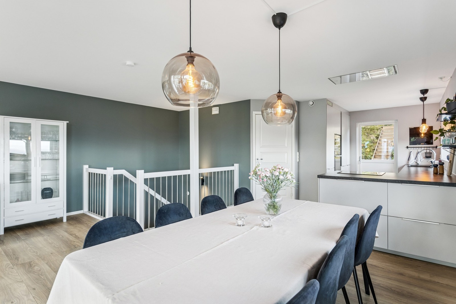 Her får du en sosial spiseplass midt i rommet. Galleribilde