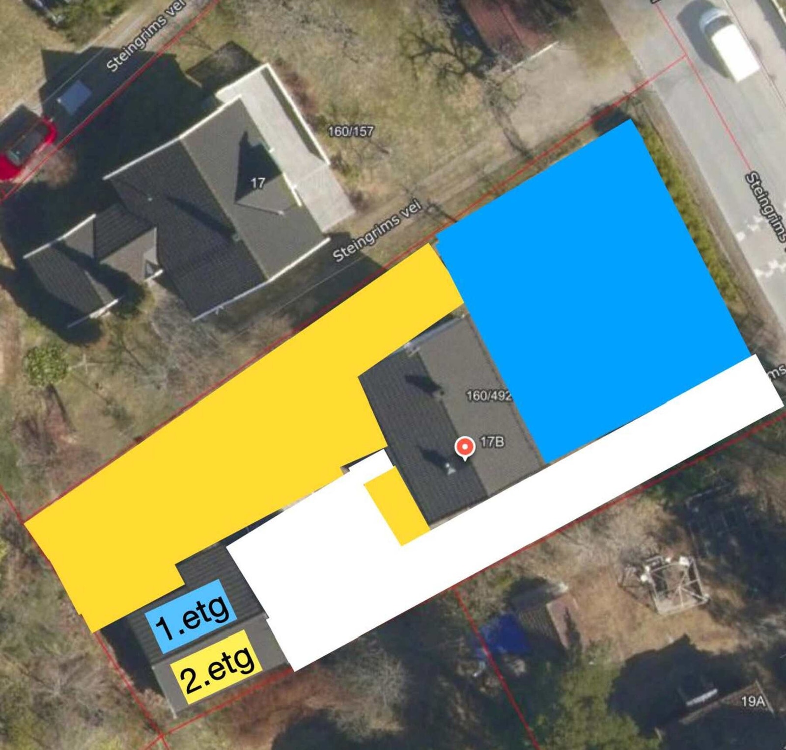 Utenomhusplan: Boligen har bruksrett over det blå feltet. Det hvite er fellesareal. Det gule arealet tilhører seksjonen i 2. etg. Galleribilde