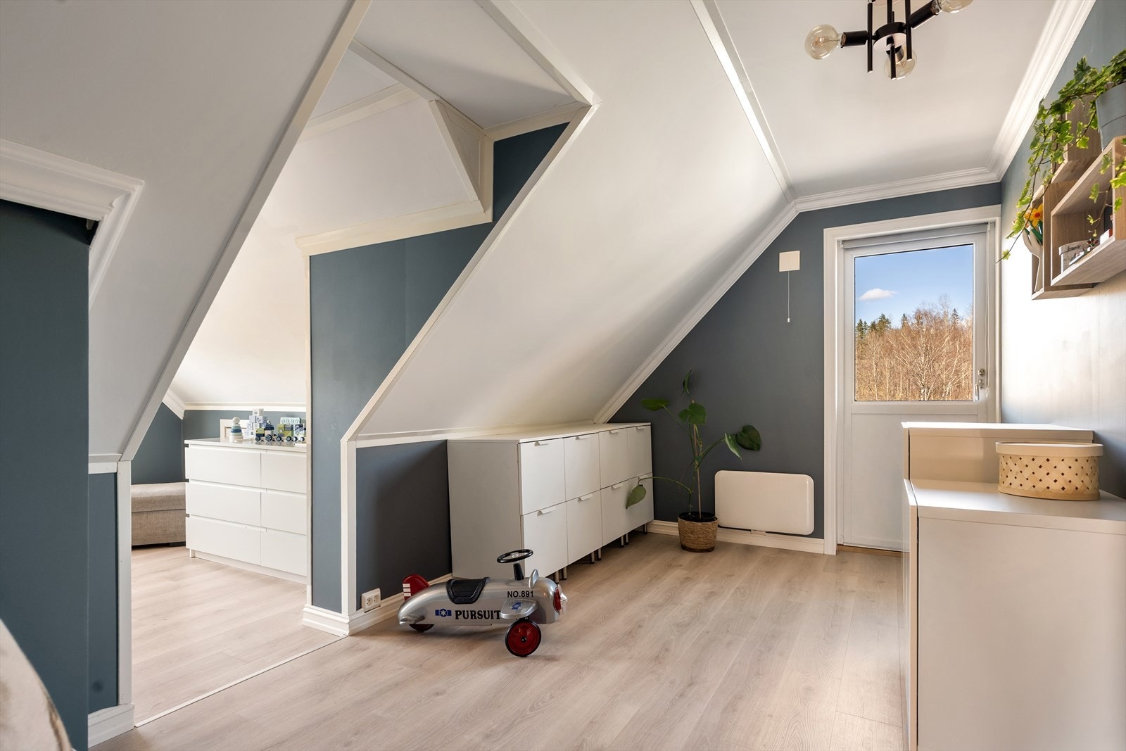 Denne delen av rommet har har utgang til egen balkong. Galleribilde