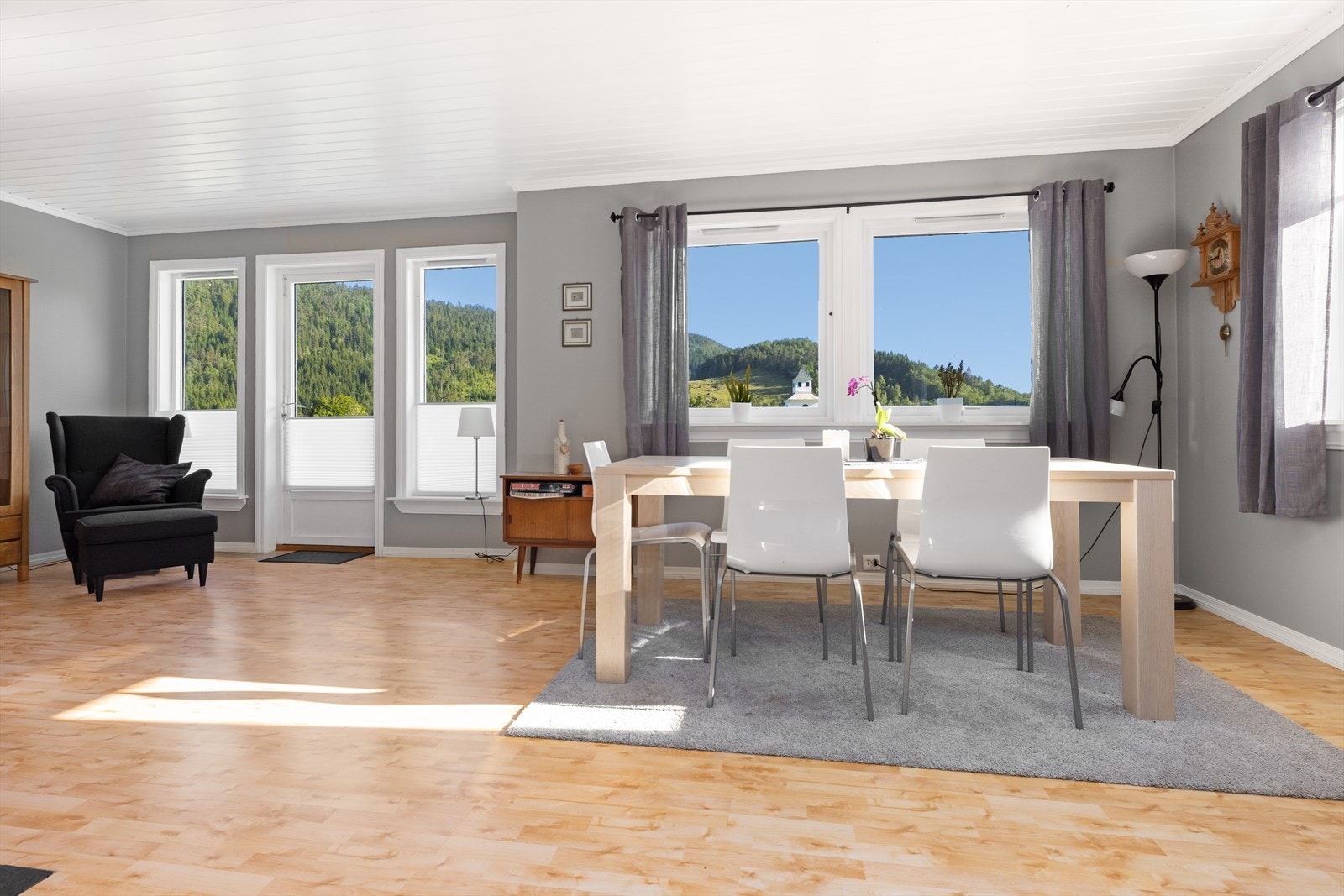 Stue med spiseplass Galleribilde