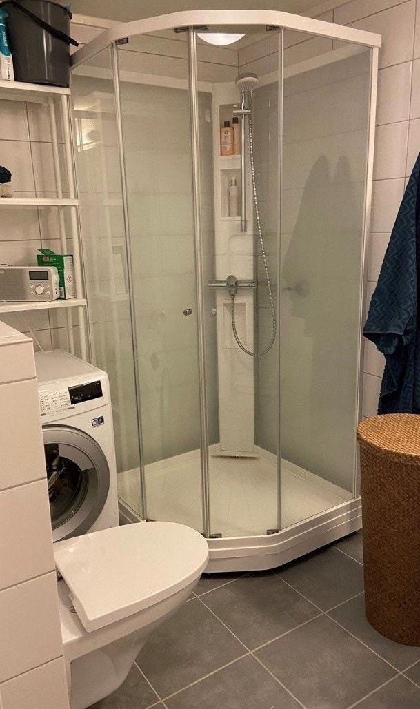 Hybel | pent flislag bad Galleribilde