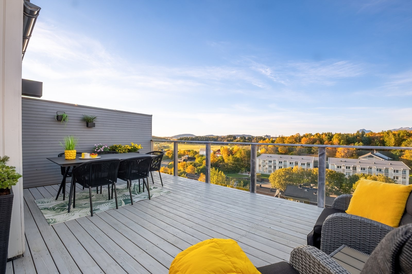 Her er det god plass til utemøblement. Galleribilde