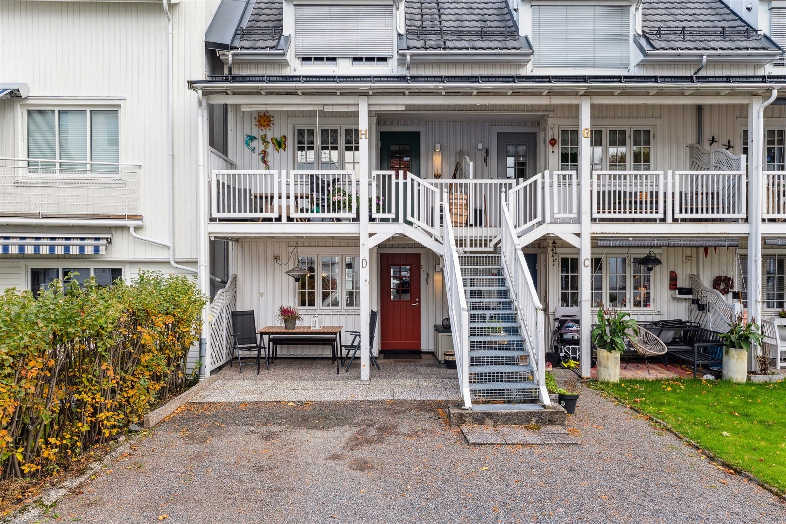 Leiligheten har en god planløsning fordelt over to etasjer - 1. etasje og underetasje. Galleribilde