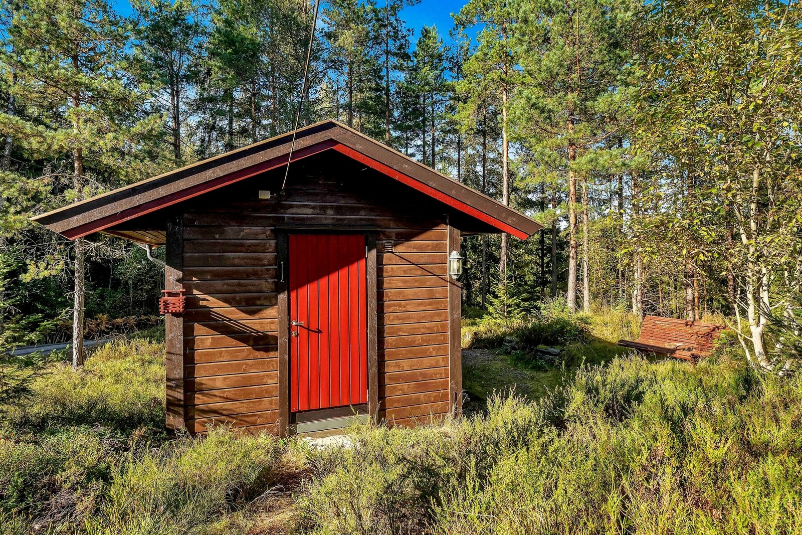 Det er satt inn vindu i verksted som i dag brukes som anneks. Galleribilde