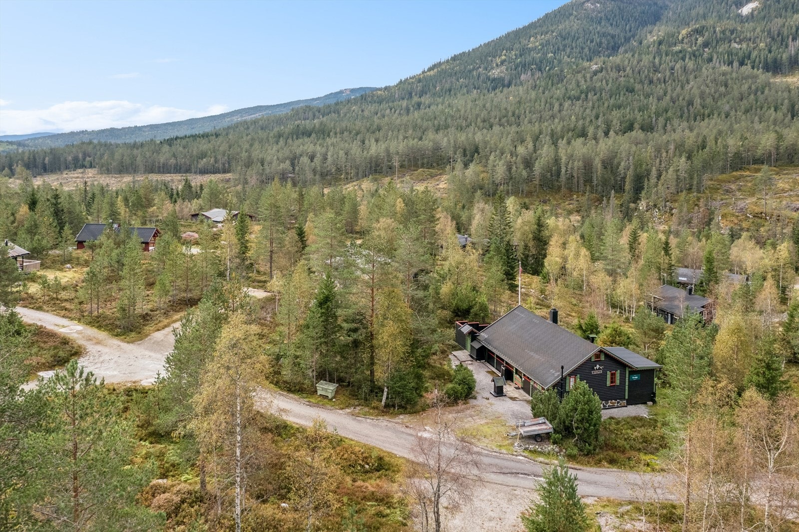 I Årmotåsen får du fantastisk natur og hyggelig hyttenaboer Galleribilde