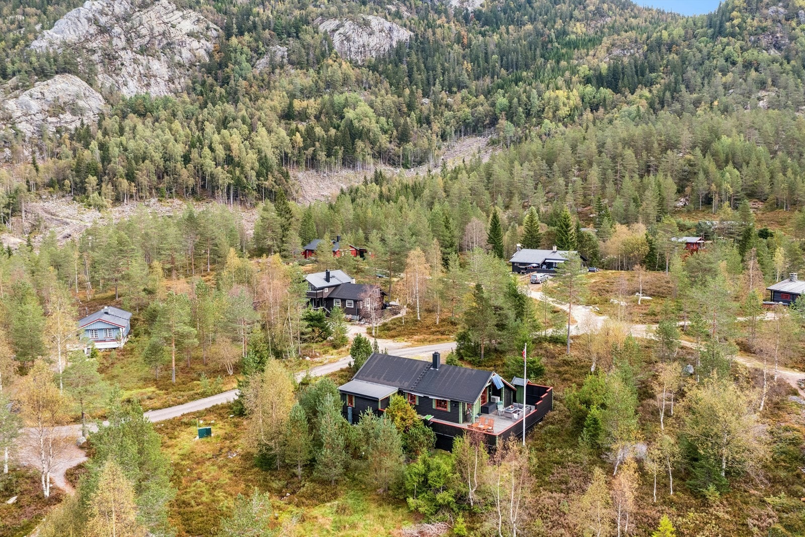 Selveiet tomt | Bilvei | Strøm Galleribilde