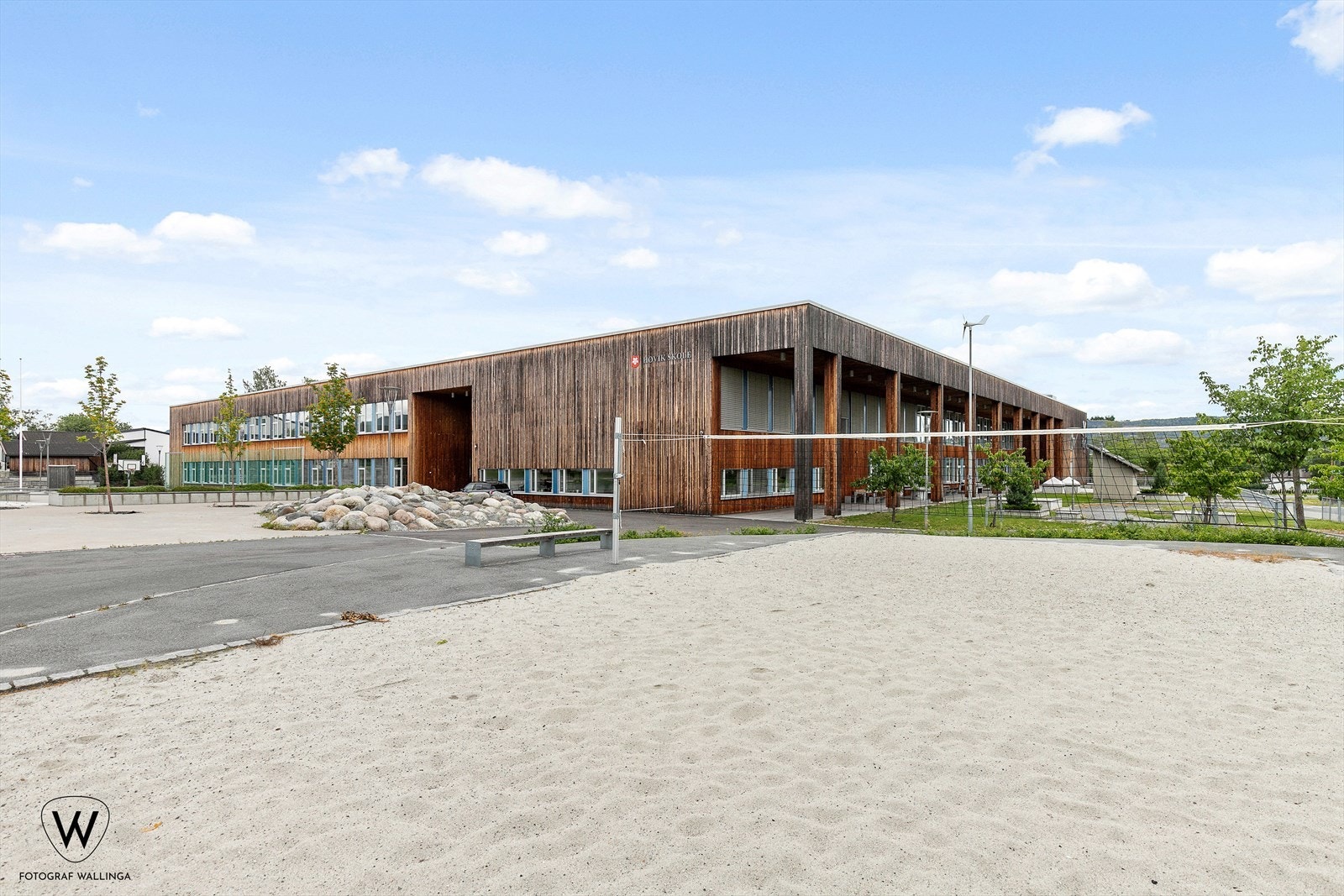 Boligen sokner til Høvik barne- og ungdomsskole som sto ny i 2010 Galleribilde