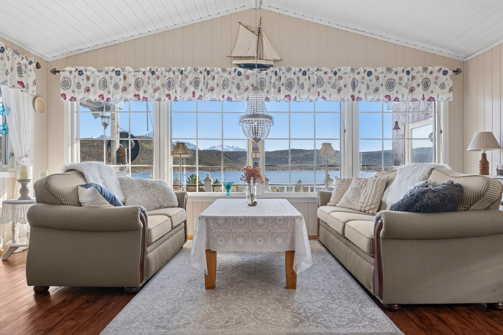 Stue med utsikt. Galleribilde