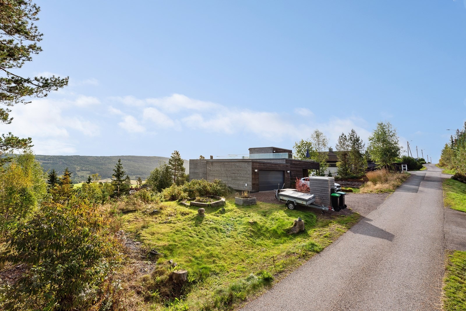 Kort gangvei til flere barnehager, Rotnes skole, dagligvare og Nittedal stasjon. Galleribilde