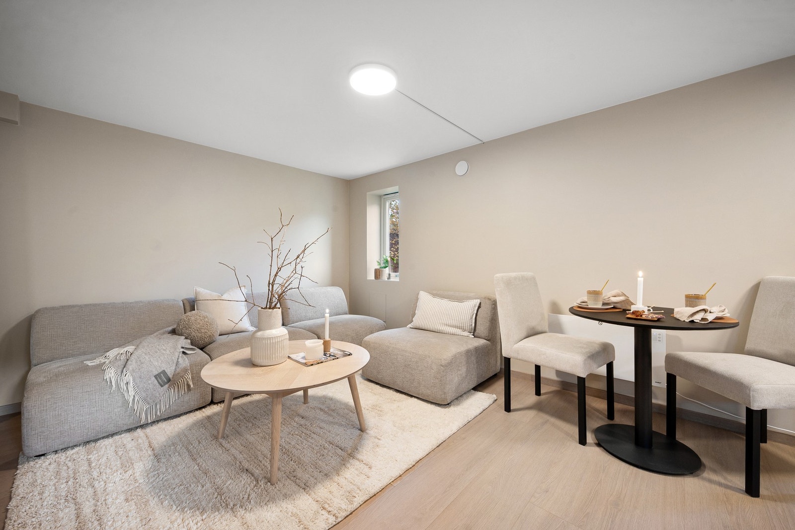 Renovert og lekker 2-roms selveierleilighet med sentral beliggenhet på Seljestad Galleribilde