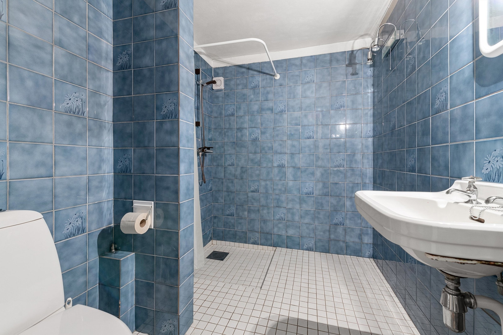 Bad i underetasjen/utleiedel Galleribilde