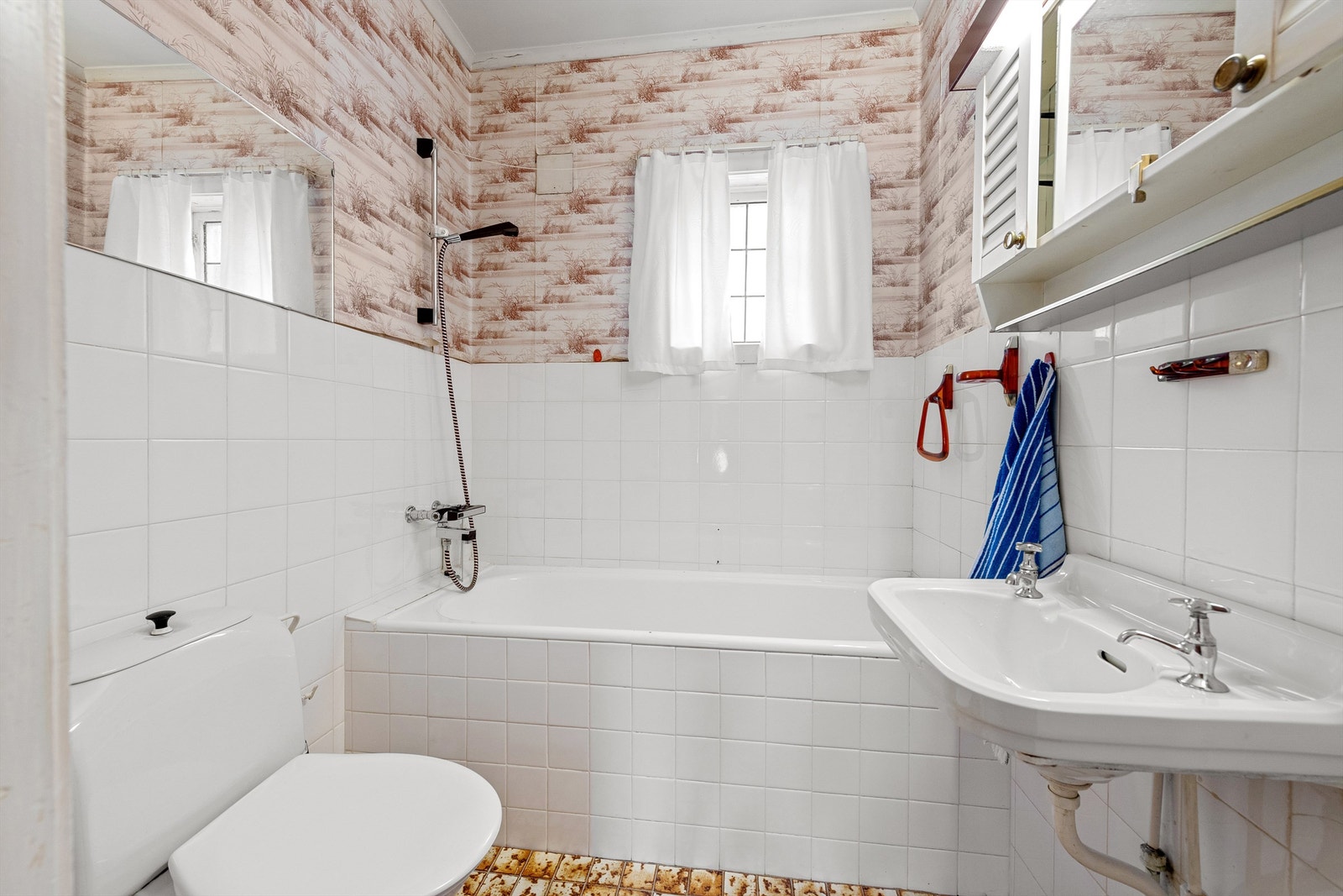 Bad i 1. etasje Galleribilde