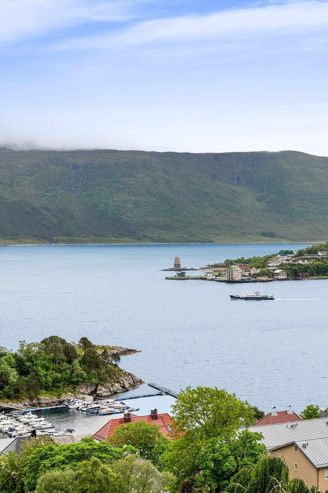Boligen ligger høyt og fritt har nydelig utsikt Galleribilde