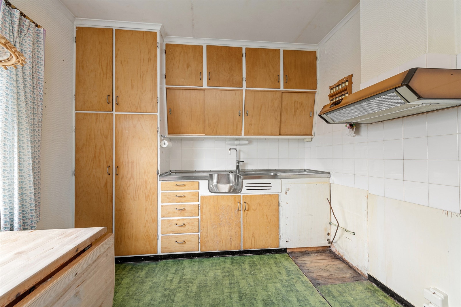 Plassbygd kjøkkeninnredning i 1. etasje Galleribilde