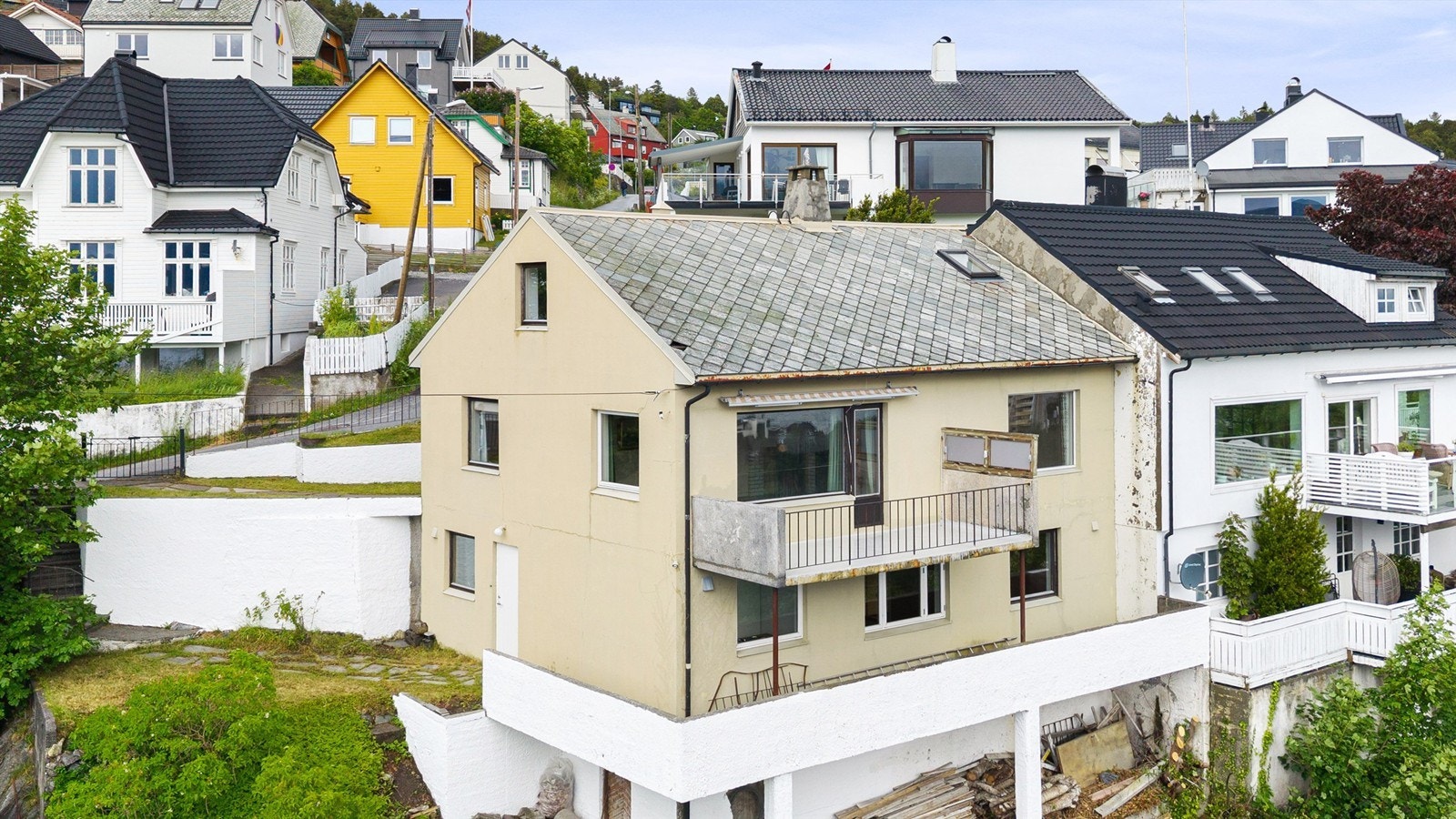 Velkommen til Fjelltunvegen 43A presentert av Eiendomsmegler/Partner Marit Stuen Aursnes Galleribilde