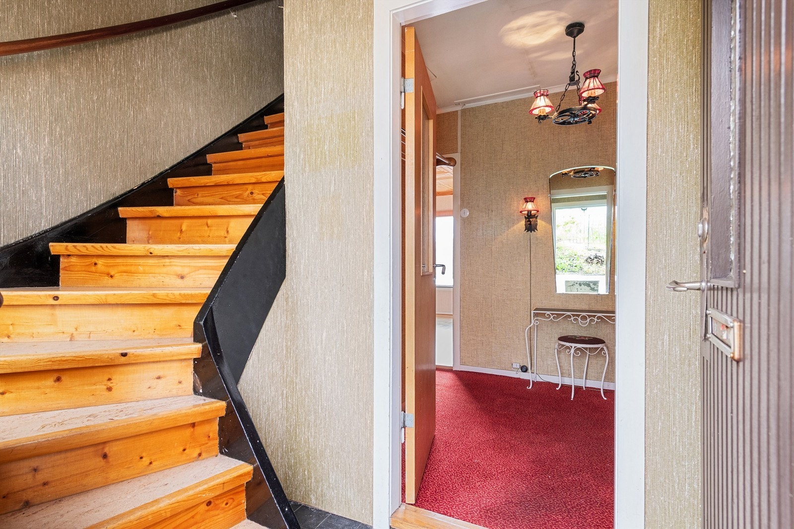 Vindfang med trapp til loftsetasjen Galleribilde