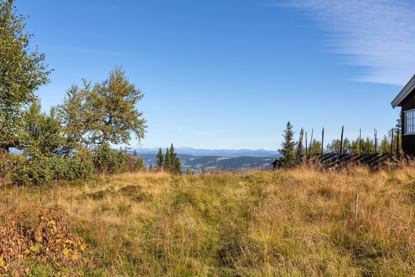 Flott utsikt mot bla. Ålfjell, Jotunheimen og Skaget mm Galleribilde