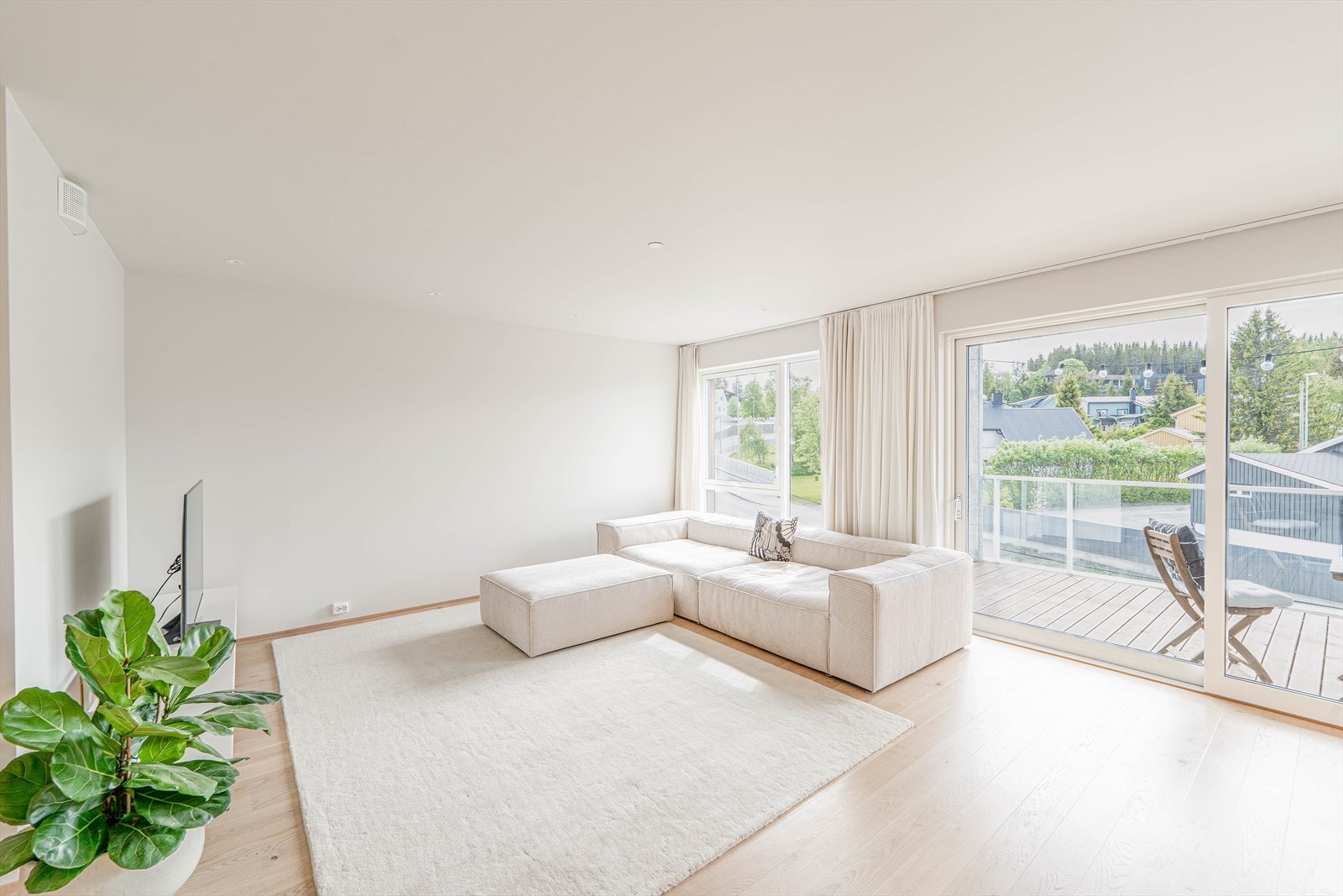 Leiligheten har god takhøyde med 2,55 i oppholdsrom. Galleribilde