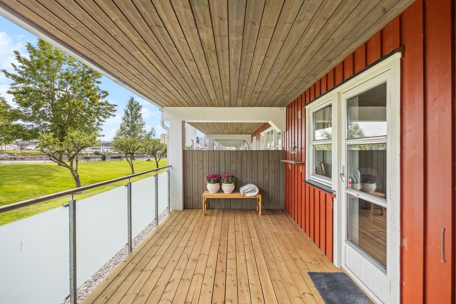 Terrassen måler 24 kvm og er nordøst-vendt. Galleribilde