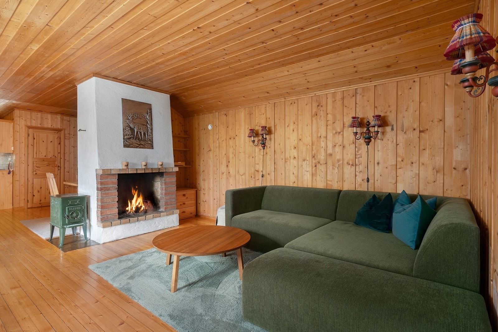 Lekkert ildsted gir godt varme på kalde vinterdager. Galleribilde