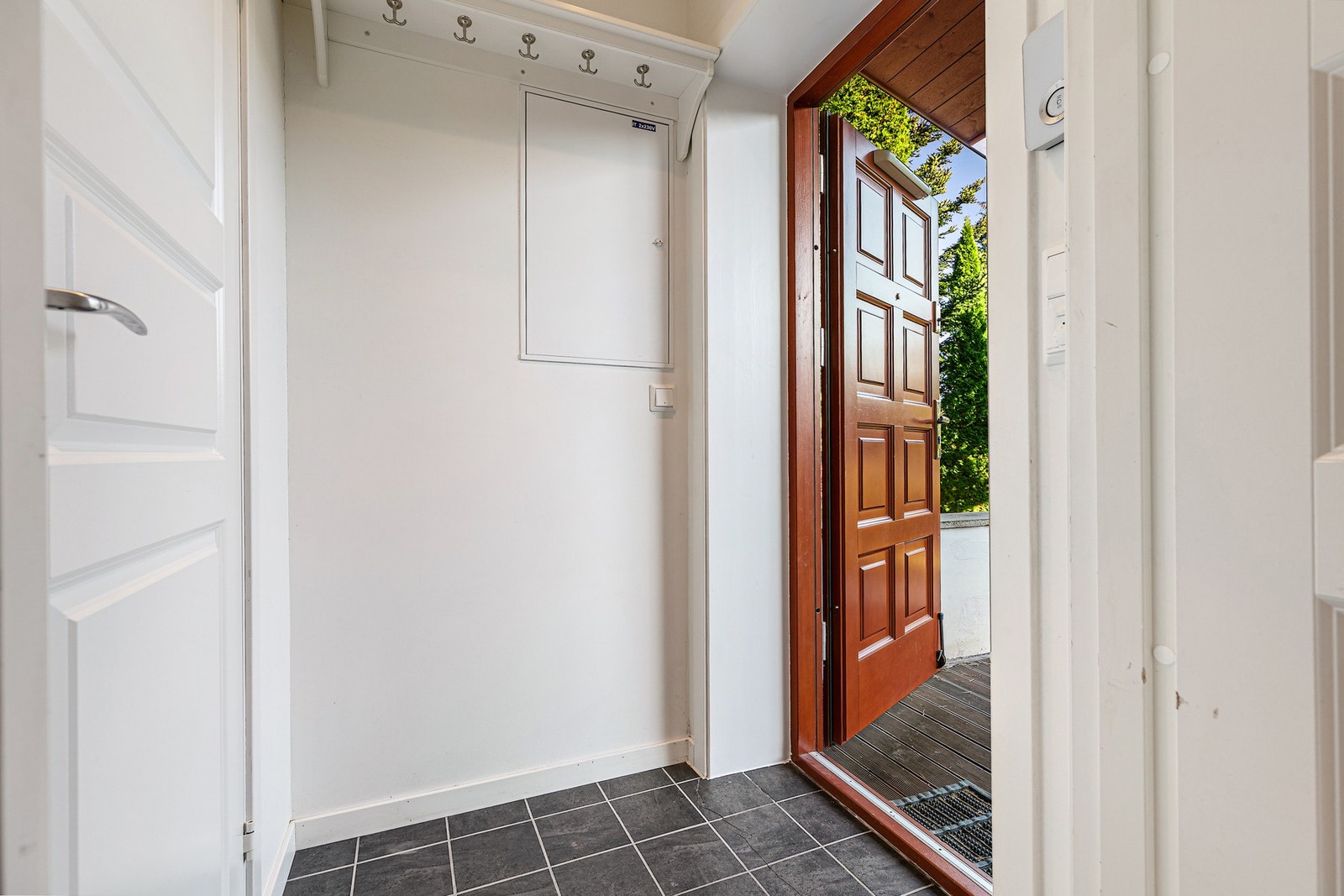 Egen utleiedel bygget i garasjens underetasje Galleribilde