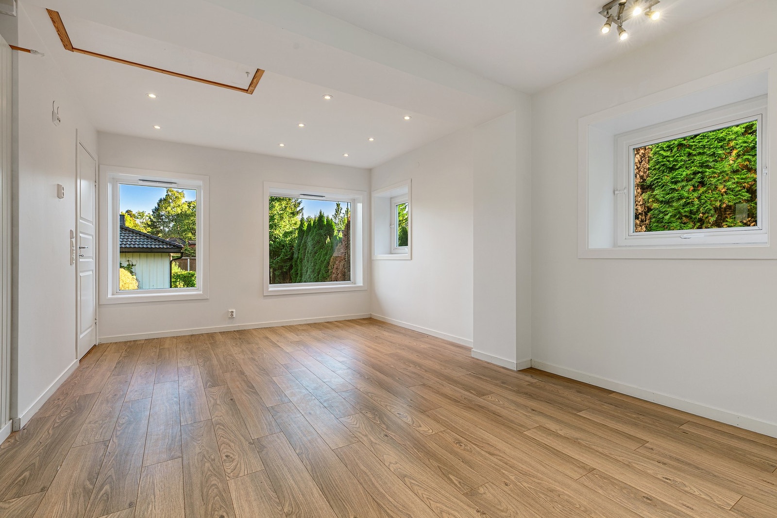 Stue i den separate leiligheten Galleribilde