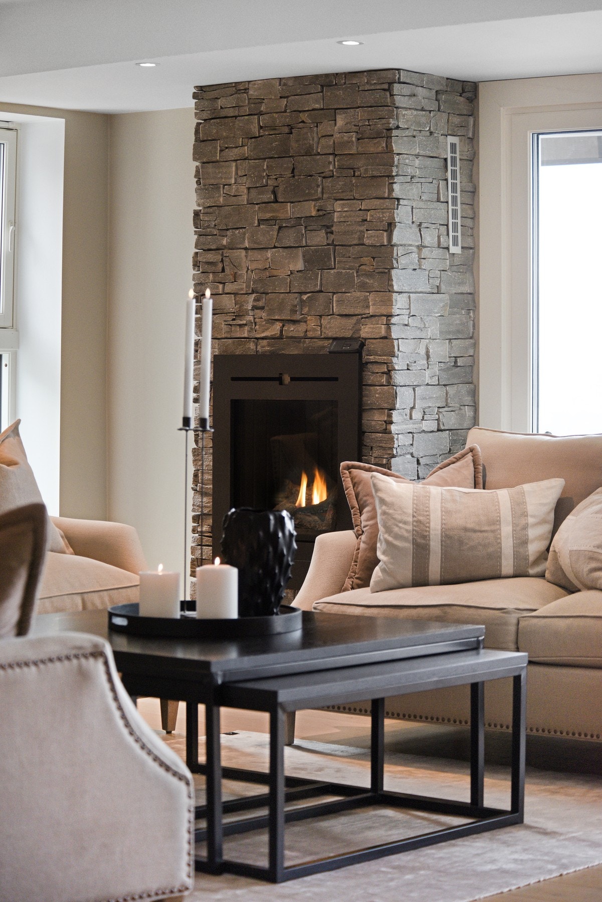 Oppvarming skjer via gasspeis, elektrisk gulvvarme og panelovner i øvrige rom. Galleribilde