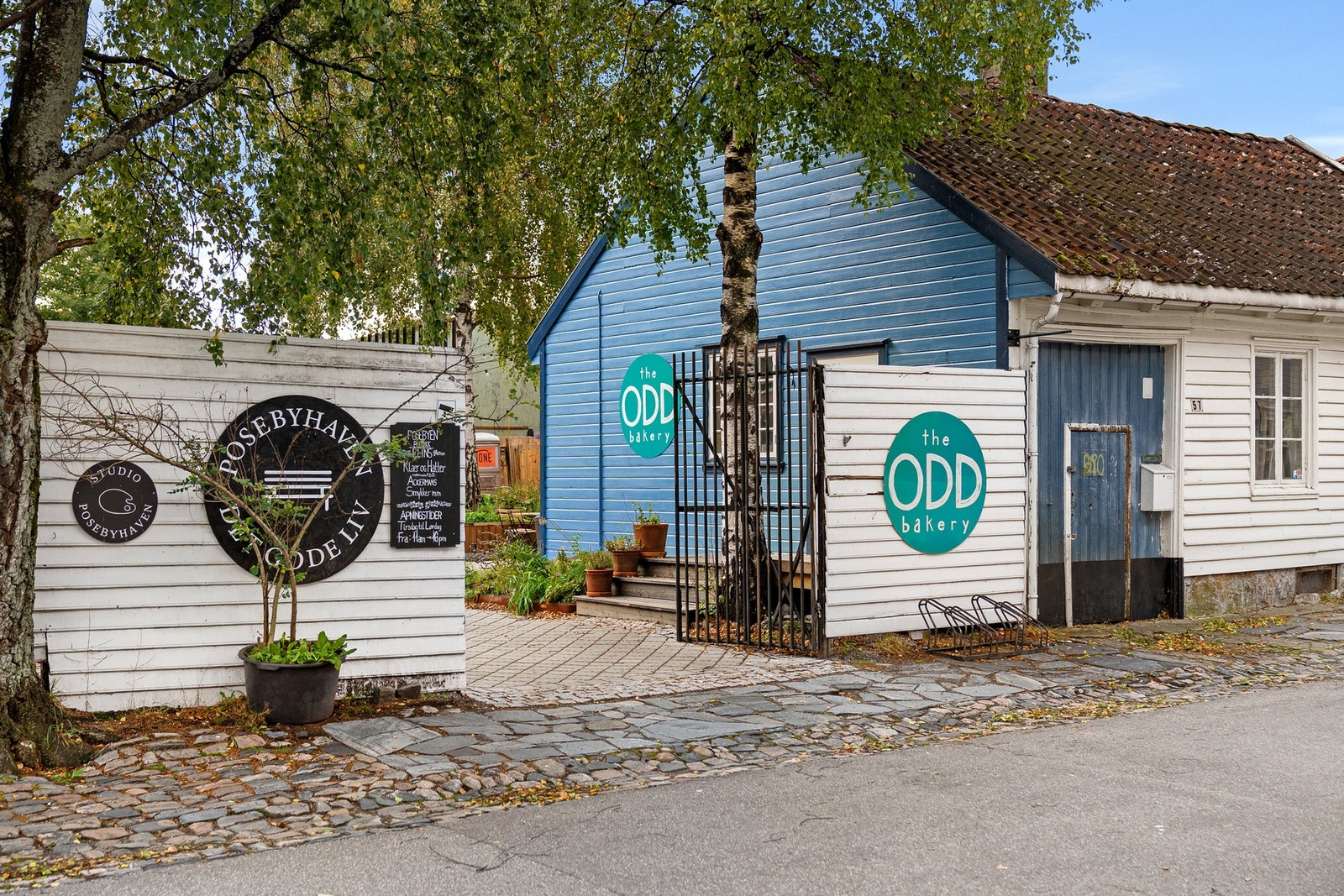 - 'Rett' over gata finner du sjarmerende 'Posehavebyen' | I denne koselige bakgården kan du finne byens beste surdeigsbakeri, få med deg nydelige og intime konsertopplevelser og andre gøye ting - Galleribilde