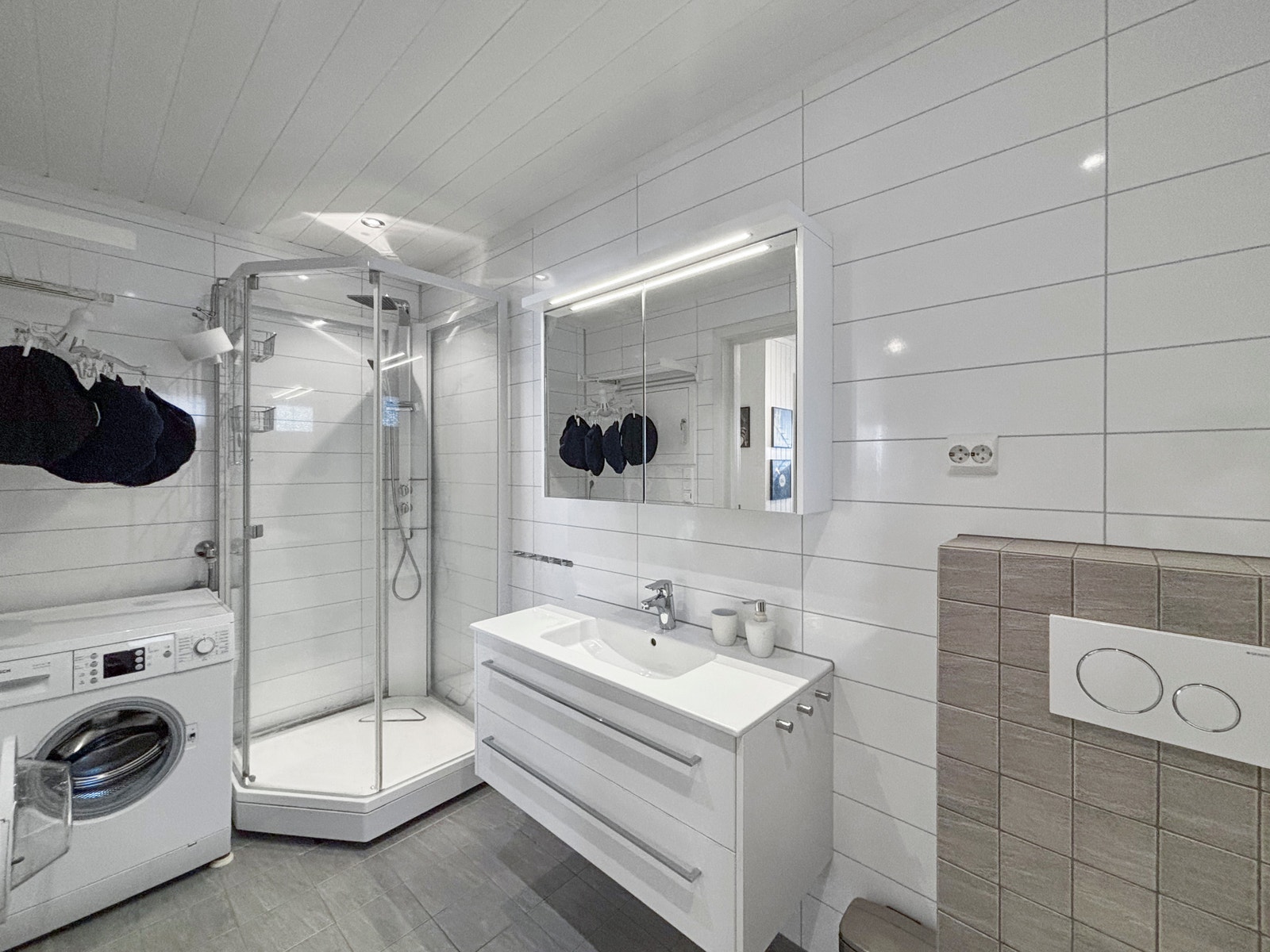 Fint bad i første etasje Galleribilde